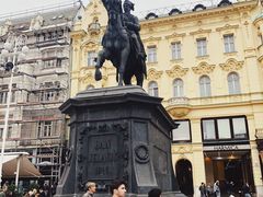 -耶拉契奇总督广场