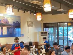 大堂-肖肖酸萝卜鱼火锅(总店)