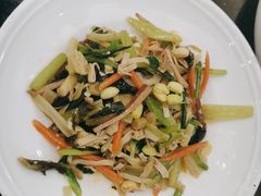 -香山湖家家宴(中山陵店)