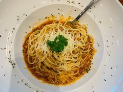 -Chom Cafe and Restaurant