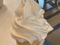 圆筒冰淇淋-麦当劳(龙洞店)