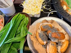 -宽板凳老灶火锅(台湾街店)