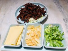 薄脆京酱肉丝-小吊梨汤·北京菜·烤鸭(鸟巢店)