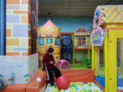 -嘟嘟乐儿童乐园(卜蜂莲花店)