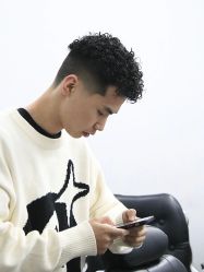 -海文先生国潮烫染男士理发馆
