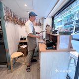 左手呼吸舒芙蕾專賣店 吃完1男哥東港流生魚片