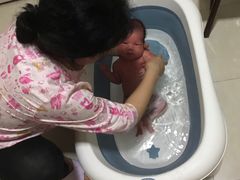 -爱的果实月嫂育婴师(世纪东方店)