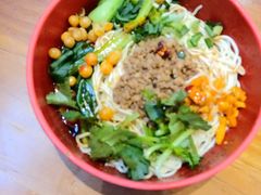 -爆炸头阿姨小四川正宗川味小吃(无任何分店)