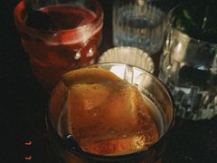 -毛毛虫酒吧
