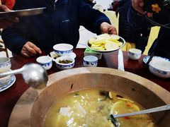 -姚记抚仙湖石锅鱼庄