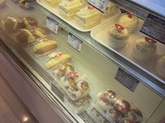 -白玉兰食品甜凤店(合生汇店)