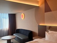 -桔子酒店(上海西藏北路地铁站店)