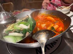 -左庭右院鲜牛肉火锅(七宝领展广场店)