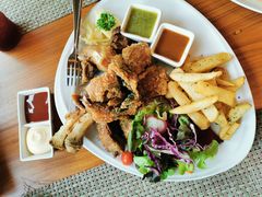 -Chom Cafe and Restaurant