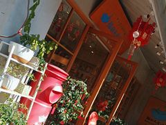 -猫的天空之城概念书店(束河店)
