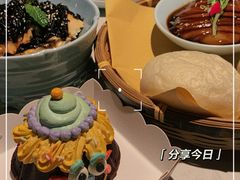 酒酿馒头配扣肉-卯时·龙光雅宴·精致锡帮菜(惠山古镇店)