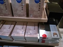 -新华里咖啡书吧(新华书店小寨店)