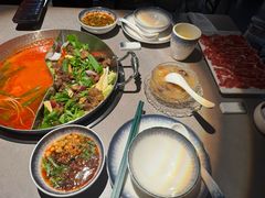 -伴山牛贵州黄牛肉火锅·苗疆非遗艺术餐厅(上海首店)