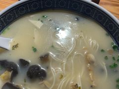 鲍蛤蛏海鲜面-沪西老弄堂面馆(定西路店)