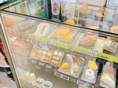 面包甜点陈列柜-星巴克(大连柏威年店)