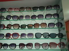 -朱师傅眼镜·蔡司·依视路·尼康(市先进店)