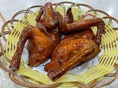 特色红烧乳鸽-德粤轩(缤谷广场店)