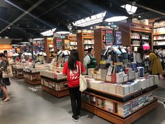 -西西弗书店&矢量咖啡(凯德晶萃广场店)