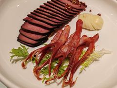 蒜椒酱牛肉拼鸭舌-辣螃铠盆盆蟹大排档(海昌店)