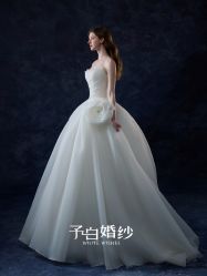 -予白婚纱礼服馆