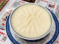 招牌双皮奶任意配-广信牛奶甜品世家(台东店)