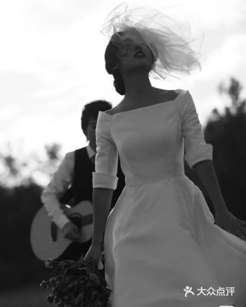 翻开我们的故事 好像每一页都写满细碎的温暖细节