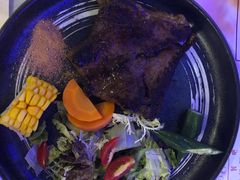 -樱花里音乐餐吧·牛扒椰子鸡(东圃店)