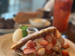 -ROAST coffee & eatery
