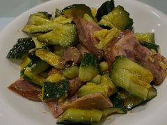 肘花拍黄瓜-听涛雅苑百味饺子老家菜馆