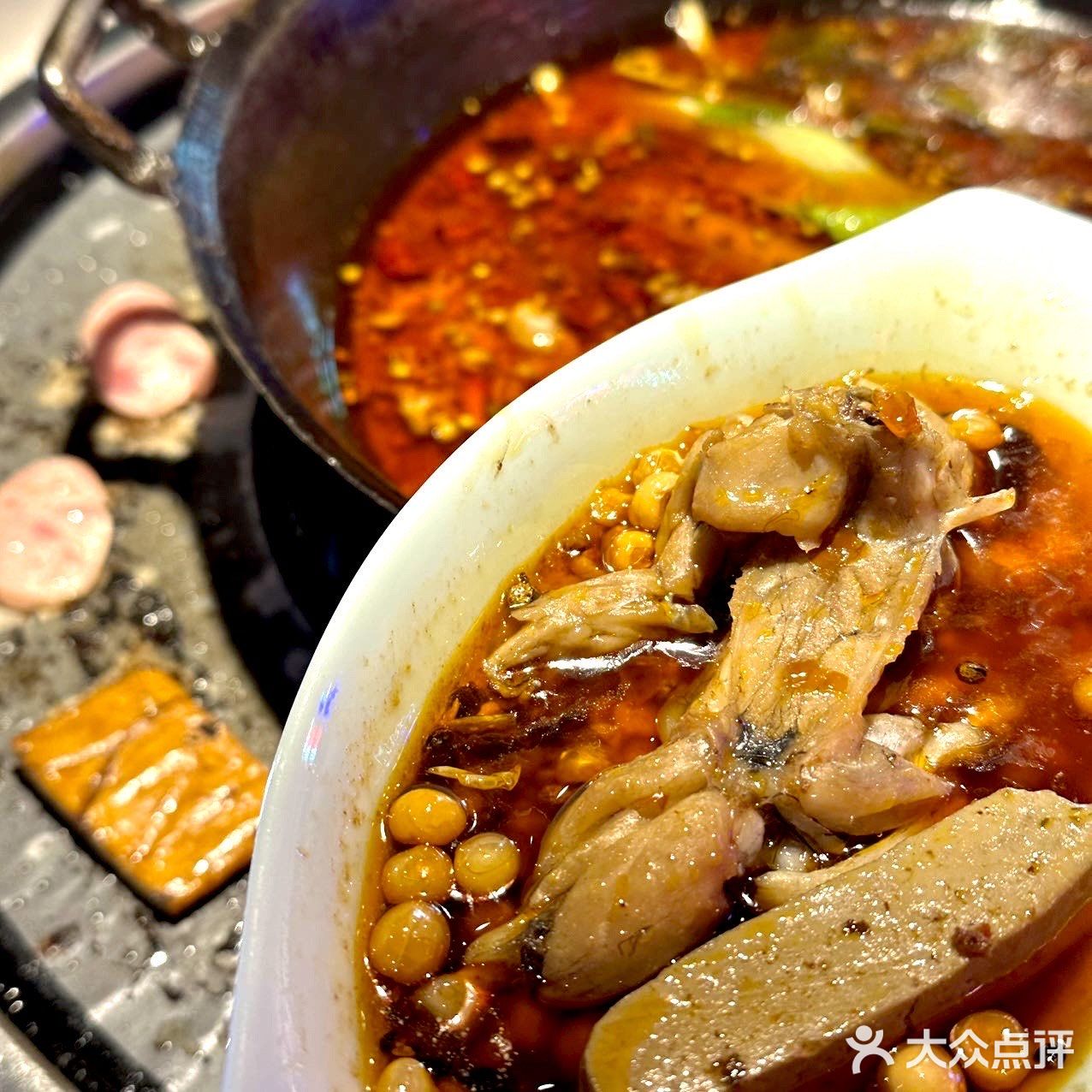 呱呱🐸吃到扶墙出