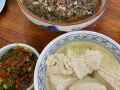 -罗氏豆花饭庄·川菜·土火锅·豆花(卡都花苑店)