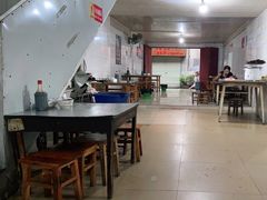 大堂-正宗杨记普洱酸醋米线(总店)