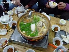 加完青菜的腊排骨火锅-钰洁腊排骨火锅