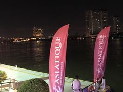 -阿瓦尼河滨曼谷酒店