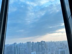 -亚洲国际大酒店·云顶阁旋转自助餐厅