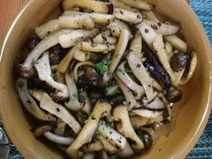 初榨橄榄油炒黑松露杂菌-帕歌西班牙餐厅paco tapas