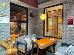 -苹果树下艺术餐厅(宋庄店)