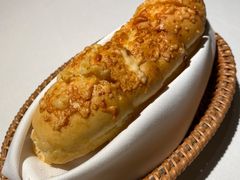 招牌黄油蒜香面包-Oyster Talks 四度蚝法餐厅