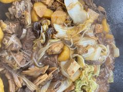 -粘豆包柴火铁锅炖