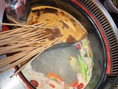 -两三事小郡肝串串香火锅(桂庙店)