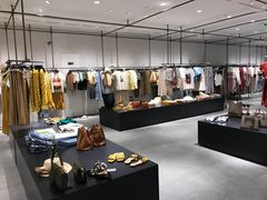 -URBAN REVIVO(欢乐海岸购物中心店)