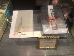 -乐蓬马歇百货公司(Rive Gauche)