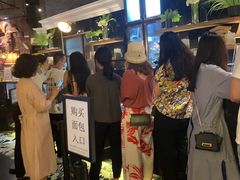 等位区-Let's Taipei 非常烘焙(太古里店)