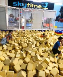 -飞跃蹦床乐园(南山科技园店)