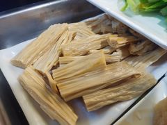 -哈尔滨烧烤·山河村铁锅炖(交大店)